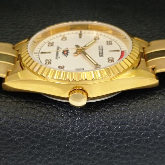 Vintage 1991 Citizen Automatic Mens Gold Watch W/daydate & Red accents - Picture 5 of 10